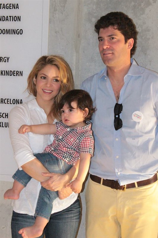 Shakira Opens School in Colombia